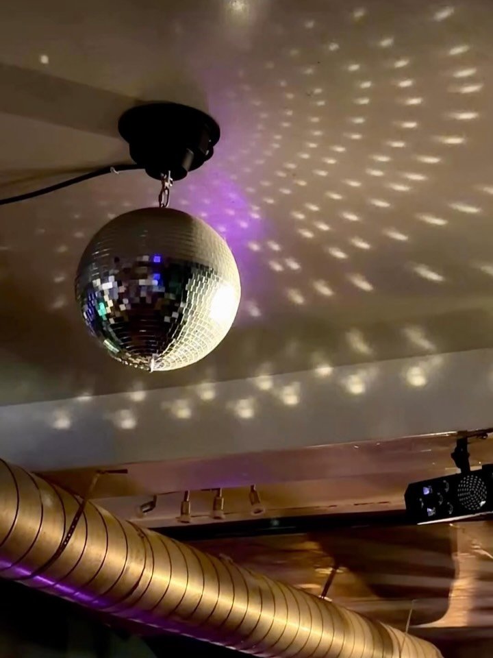 🪩 We&rsquo;ve got a packed week for you at Dark Moon!! 🪩

Join us tonight for Jazz Jam from 7:30-11 

Sing your heart out at Open Mic on Thursday 7-10 

And help us bring in the summer with @metrorockmusic  dance party on Saturday!!! 

See you then