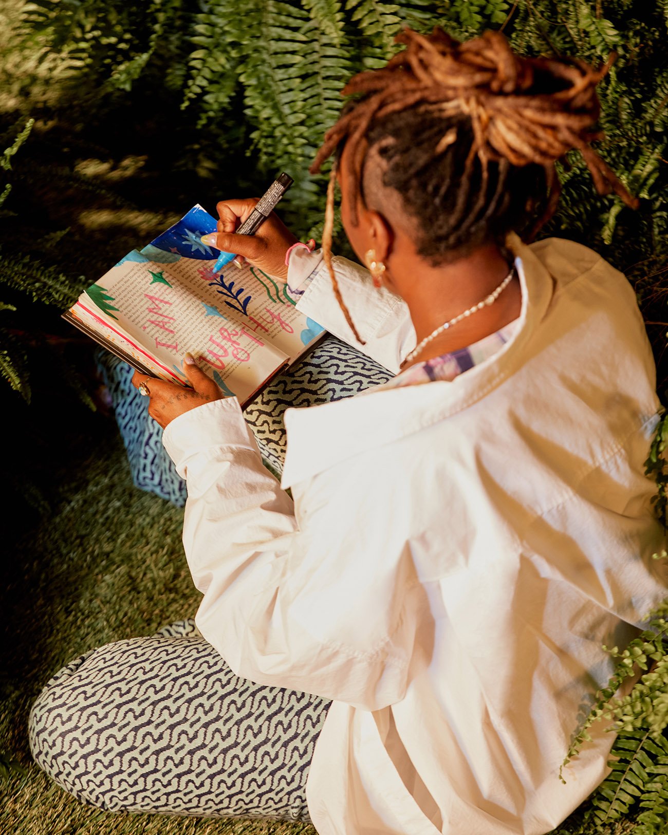 220222_TOMS_ARTIST_SERIES_LOVEIS_WISE15085.jpg