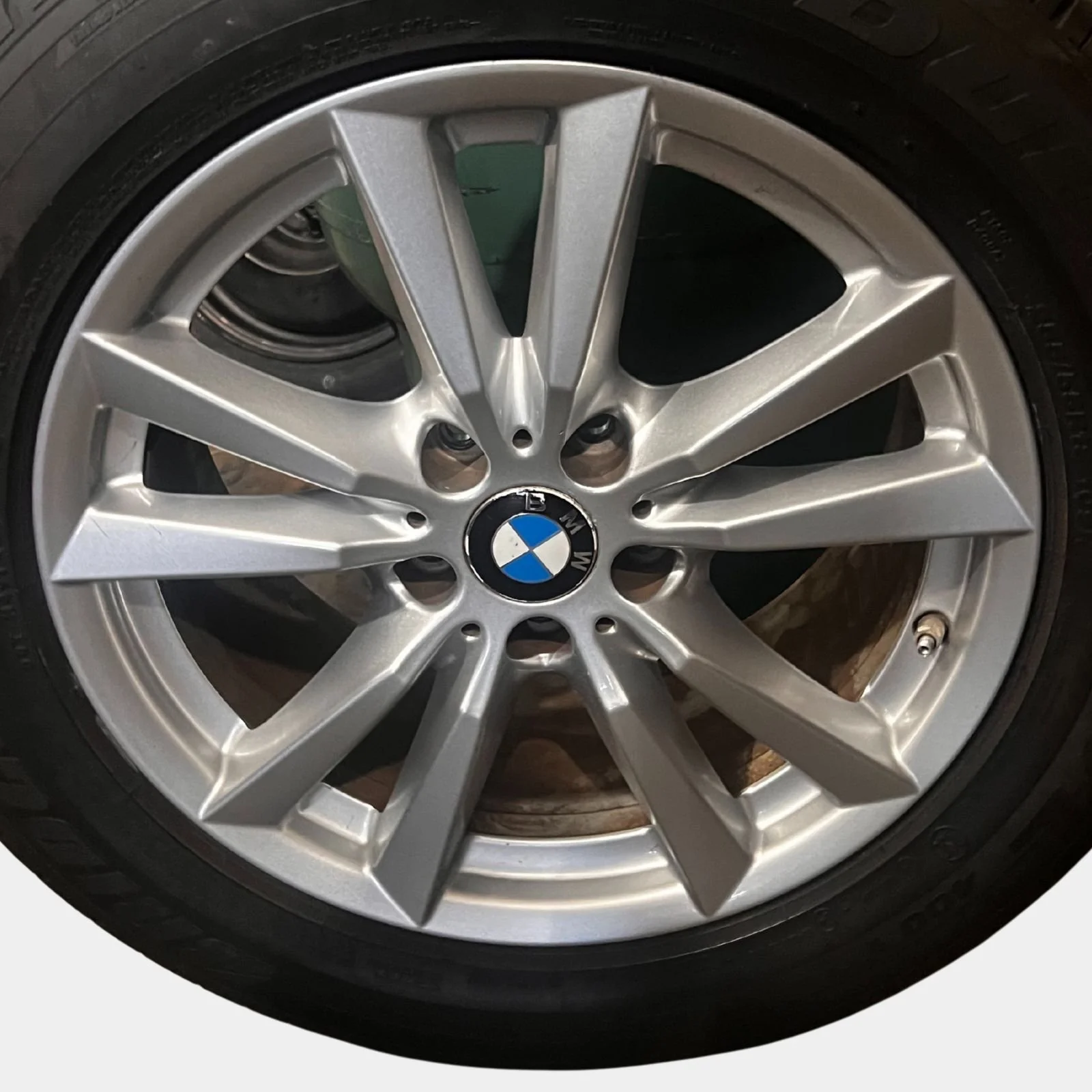 2017 BMW 528i 3.0L 18_ Rims (2).jpg