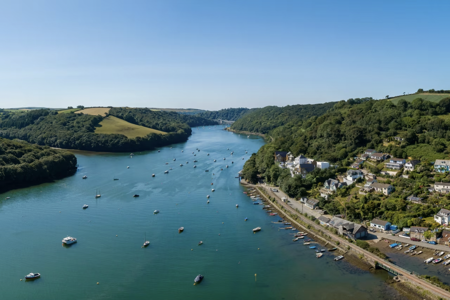  The redevelopment of the Cormorant Hotel in the village of Golant, overlooking the Fowey Estuary in an Area of Outstanding Natural Beauty. The proposal consists of 9 detached residencies that break down the existing volume into a series of smaller f