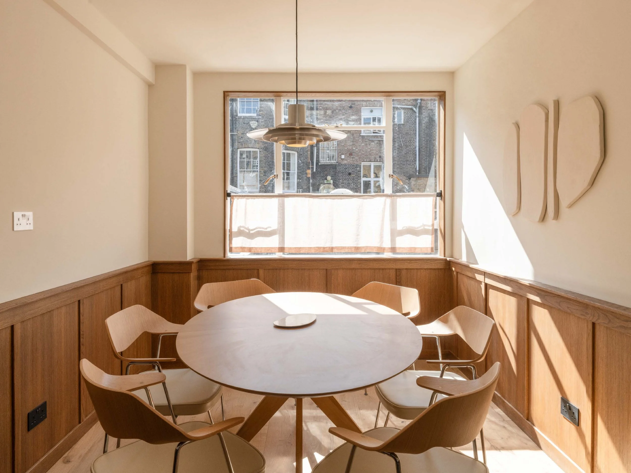 GLOVER ARCHITECTS_FITZROVIA_OFFICE_ROOM.jpg