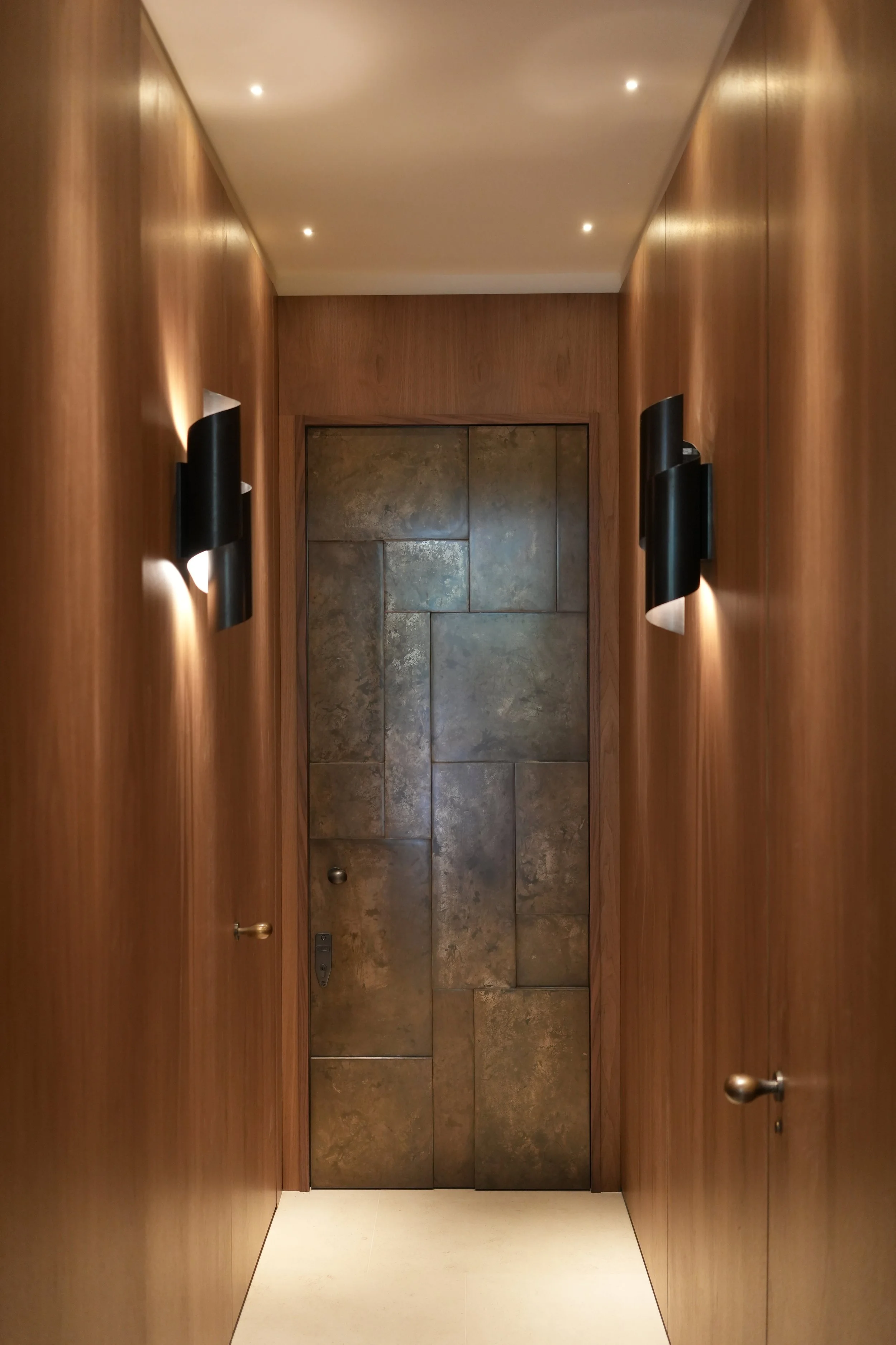 GLOVER ARCHITECTS-CHELSEA_Recessed Metal Door 2.jpeg