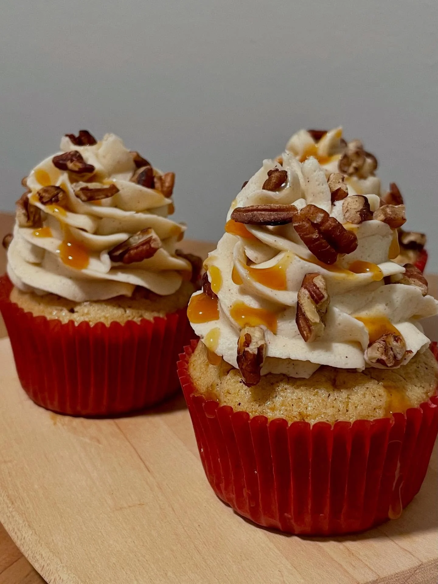 Before I start posting all my holiday baking, I wanted to share these Spice Cupcakes I made a couple weeks ago as part of my fall sampler! They were the perfect taste of fall with cinnamon, ginger, nutmeg, and cloves, then topped with cinnamon-spiced