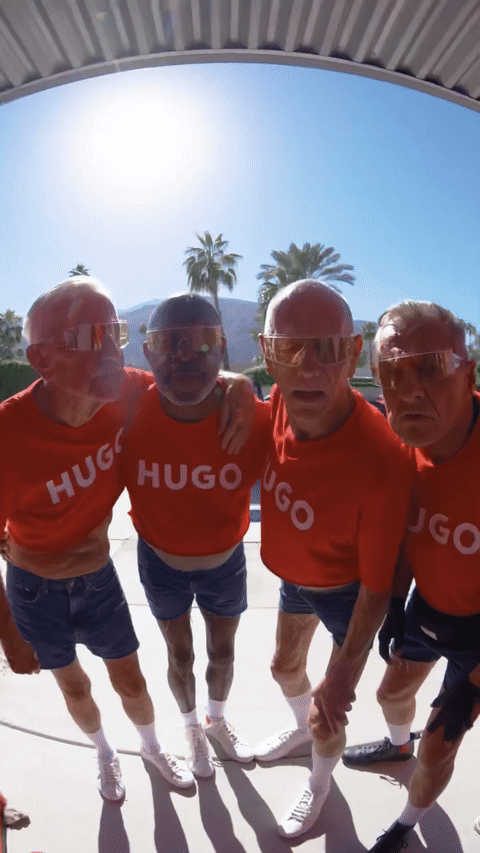 hugo_official_1650085387_2817441605941621188_1403457976-ezgif.com-video-to-gif-converter (1).gif