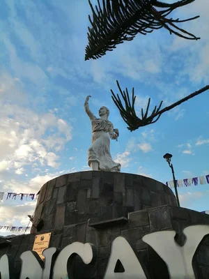 Modern sculpture commemorating Micaela Bastidas