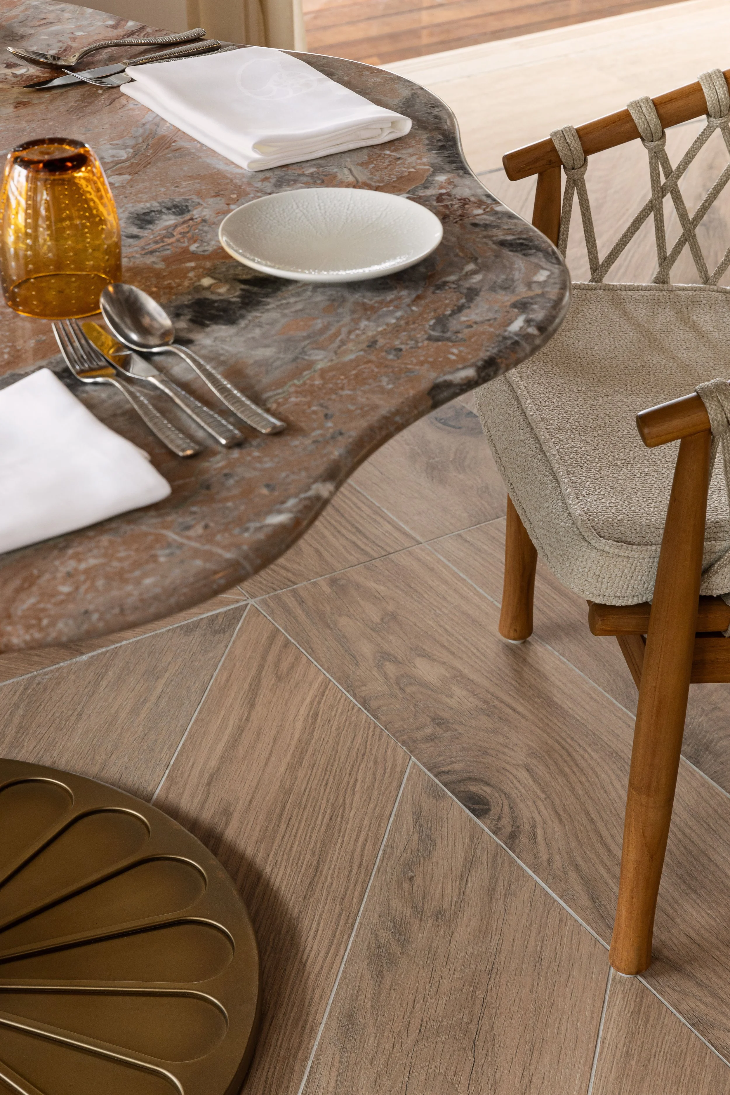 Detail table.jpg