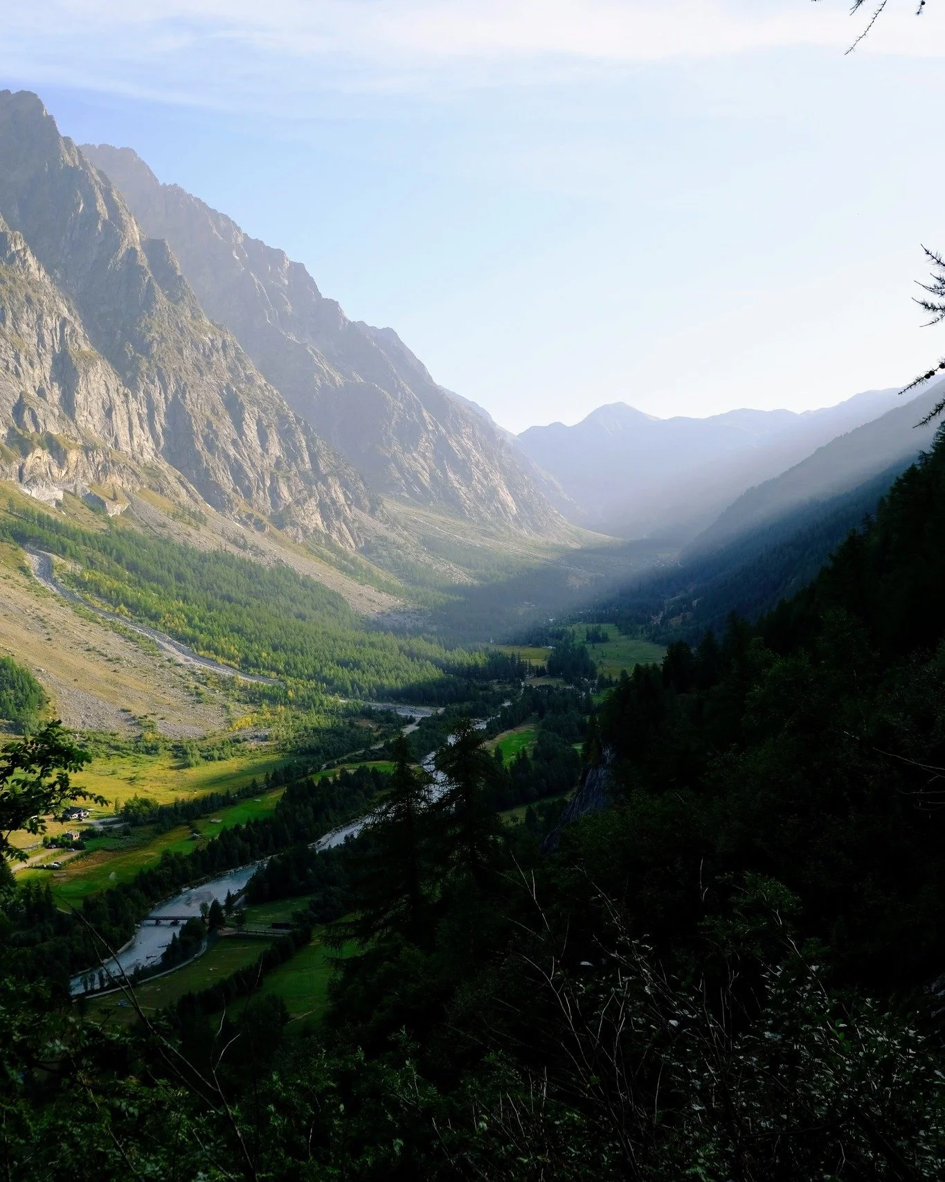 "Why don&rsquo;t mountains get cold in the winter?&hellip; They wear snowcaps."

Taken with a Fujifilm X-T4 with a 23mm f/2 lens.

Day 5 of the TMB - Camping Grandes Jorasse to La Fouly.

After a great night at Camping Grandes Jorasses, I s