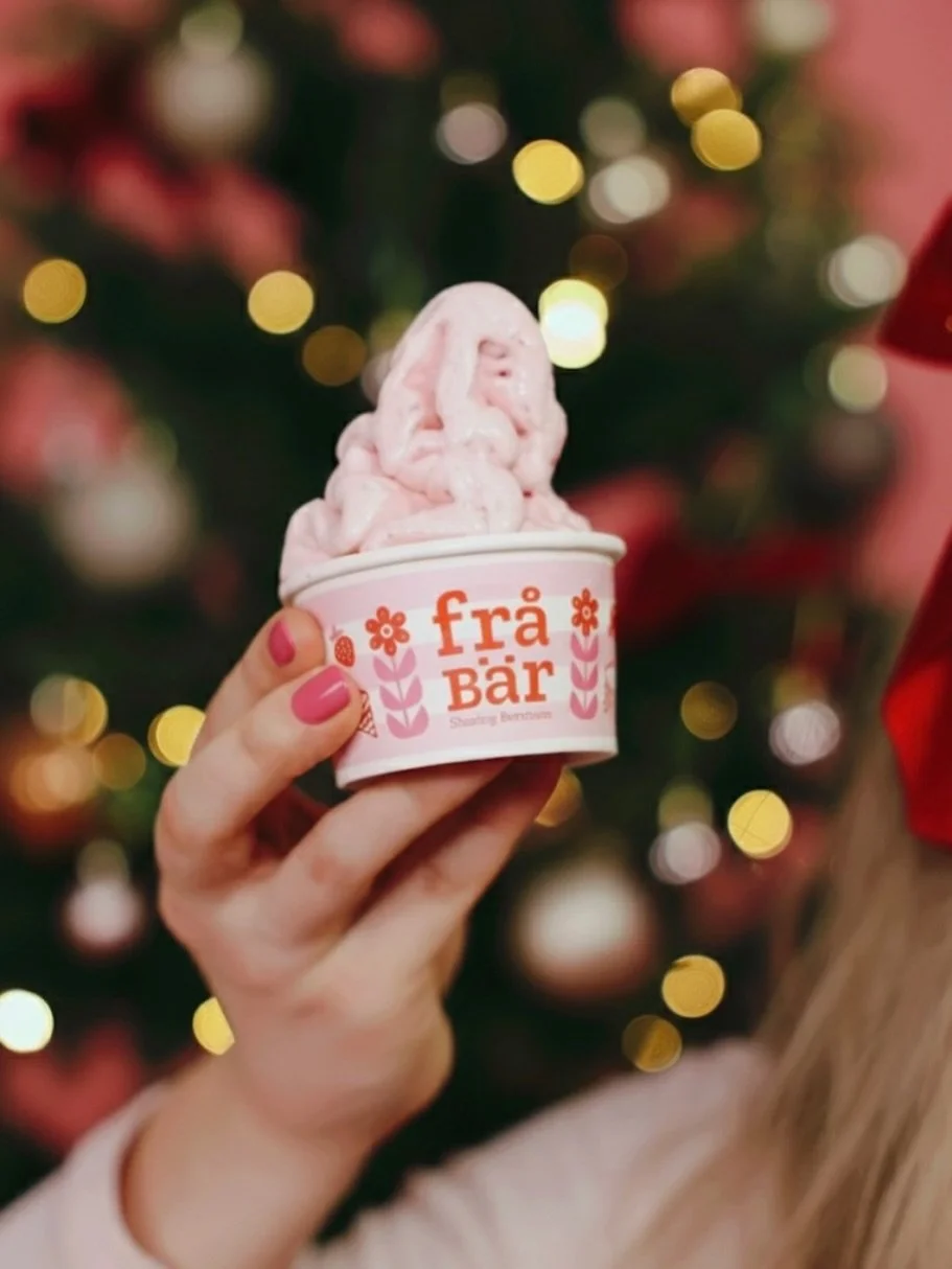 Joulu on tullut my&ouml;s meid&auml;n kioskille! 🩷
Joko olet maistanut meid&auml;n joulumakua? 🍦✨