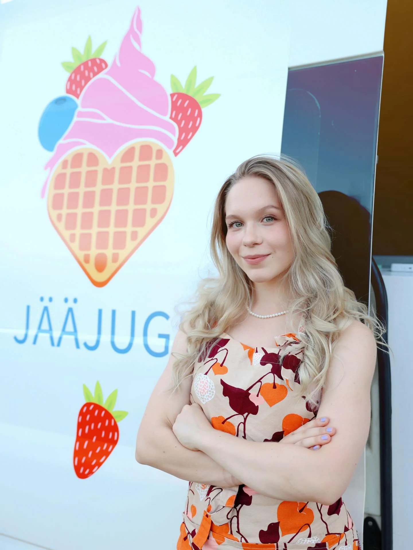 T&auml;n&auml;&auml;n juhlistamme naisten voimaa, rohkeutta ja unelmia. ✨

Fr&aring;b&auml;r sai alkunsa yhden nuoren naisen visiosta vuonna 2024. Yhden naisen kes&auml;ty&ouml;st&auml; pakettiautosta on kasvanut vaaleanpunainen frozen yogurttia raka