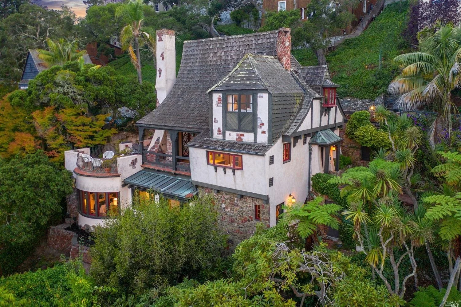 246 Beach Road, Belvedere