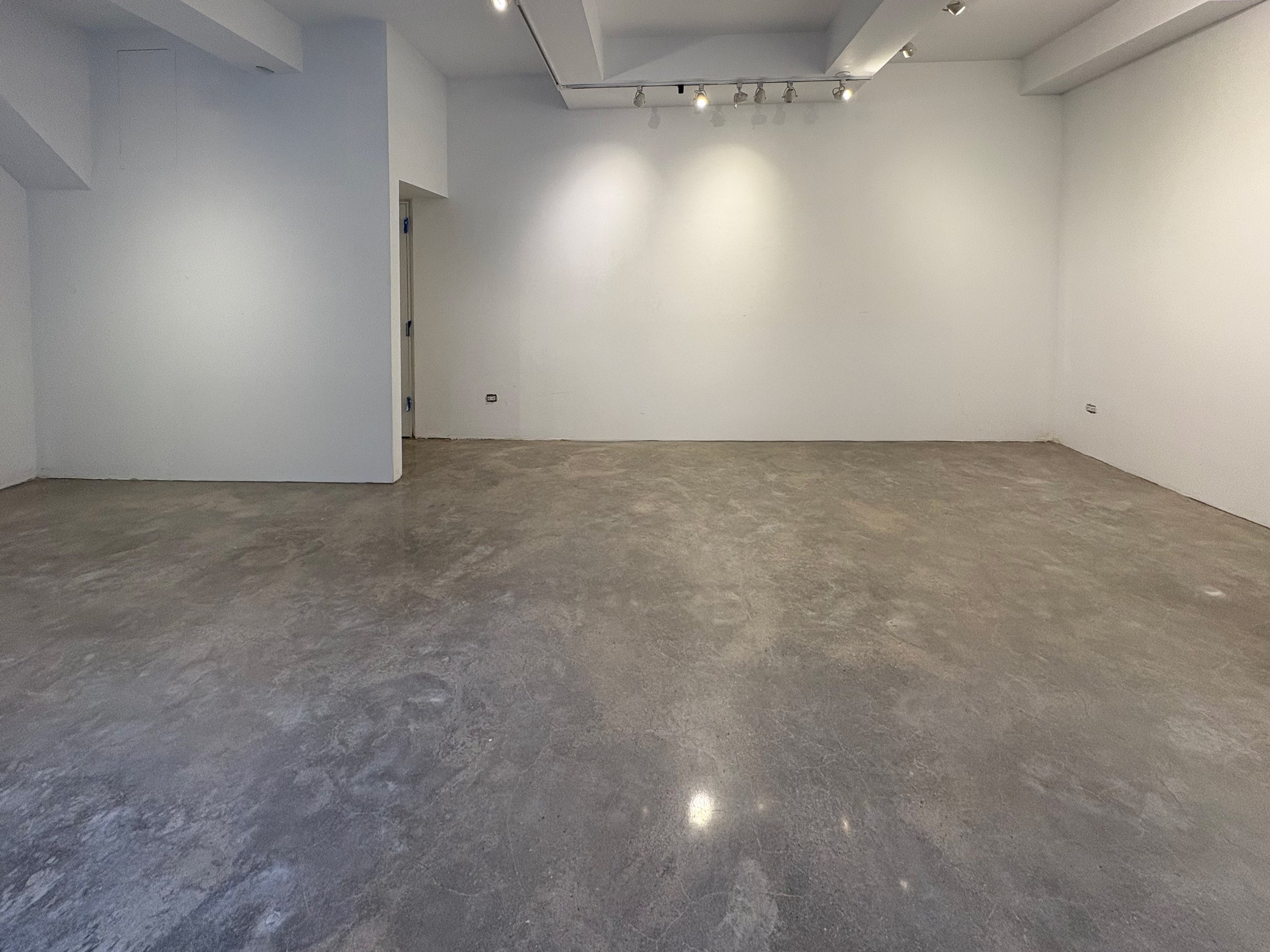 Broodworks_Interior-Empty01.jpg