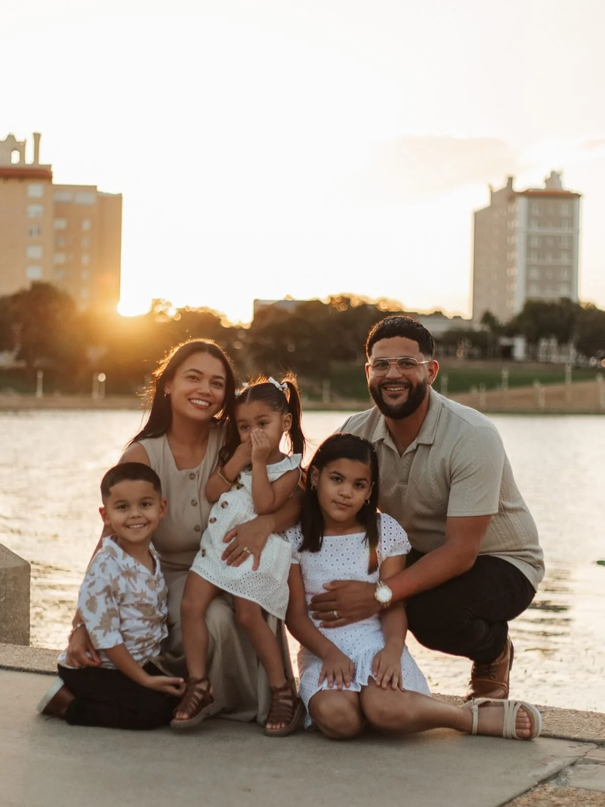 The kids won&rsquo;t stay little forever&hellip;
but the memories will. 

Let&rsquo;s capture your now.✨

With love &amp; light,
Tatiana | Lightward Photography

#photographer #photos #familyphotography #lifestylephotographers #familysessions #outdoo