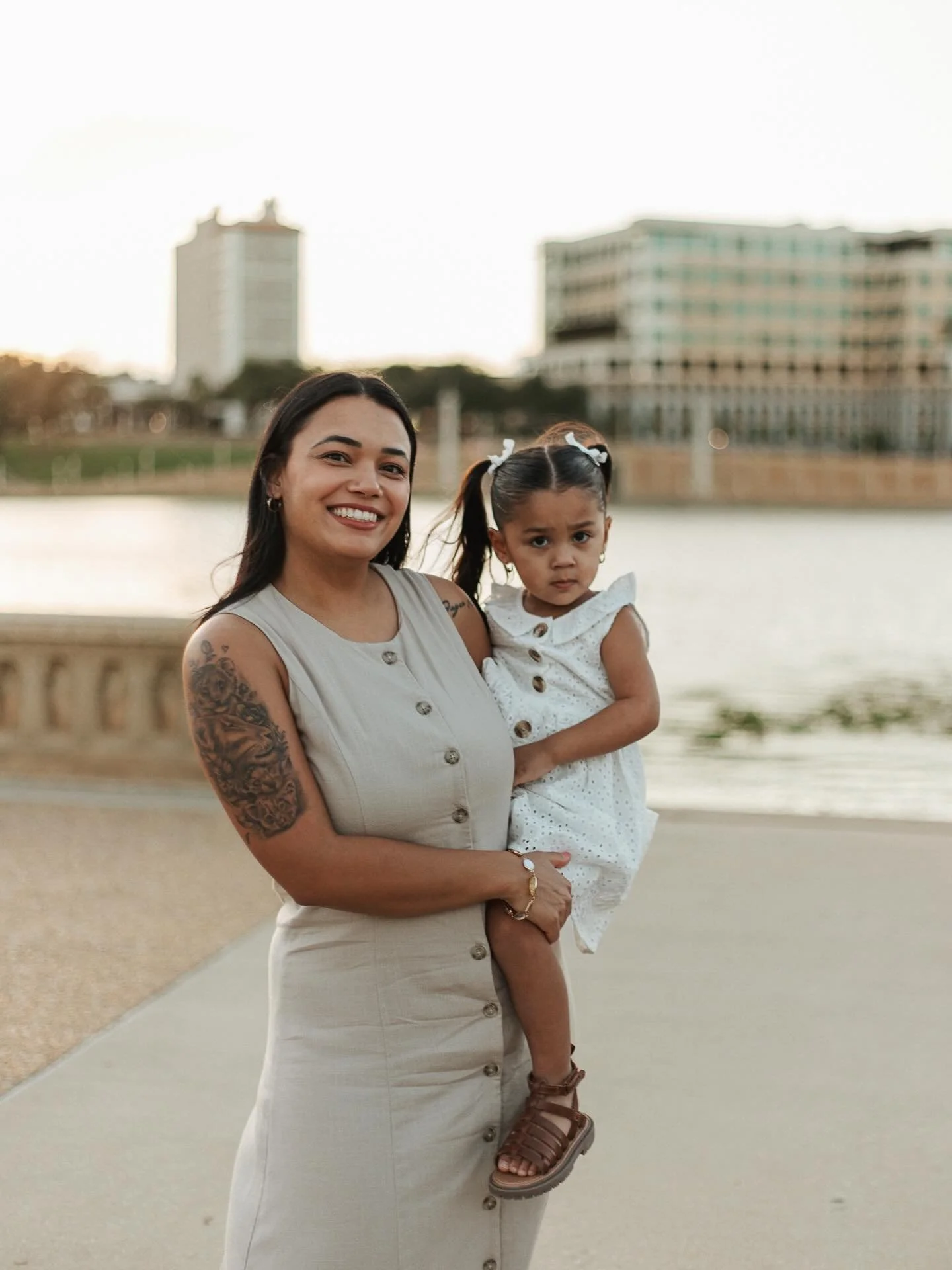 Why I Love Mini Sessions! 

Mini sessions are quick, easy to book, and still give you beautiful, high-quality photos in a short amount of time! 💫

They&rsquo;re especially perfect for families with little ones &mdash; we all know how tough long phot