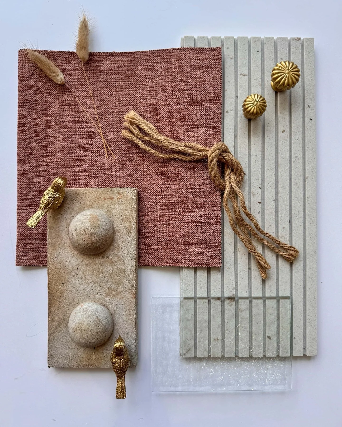 Un moodboard impecable de @niu.place con nuestro Mosaico Etl Vainilla 10x20 cm 🍨🔱🐞
#barro #clay #mosaico #mosaic #tile #artesanal #handmade #hechoamano #hechoenmexico #luum #luumrecubrimientos #mexico #finishes #acabados #arquitectura #architectu