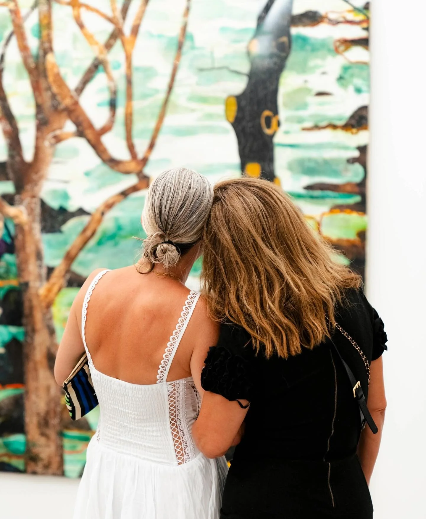 ON VIEW NEXT DOOR 

Paintings by Australian artist @william_mackinnon, exploring memory, landscape, and light.

📸 @hendrik.poggenpohl