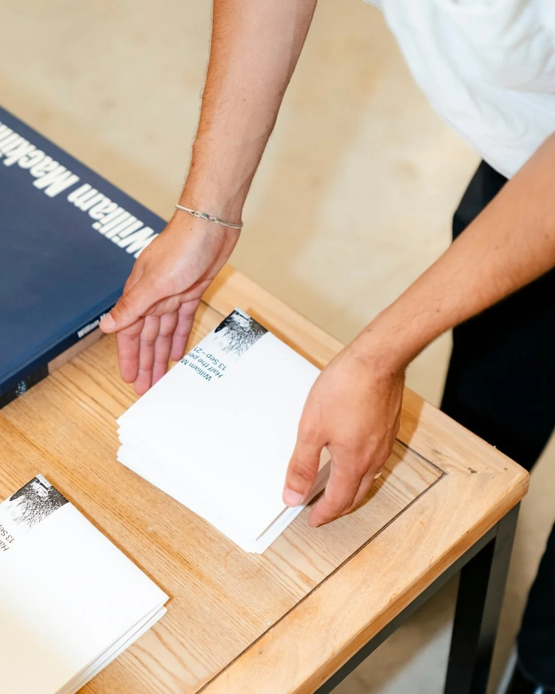 WILLIAM MACKINNON

Catch the exhibition at @gathering.london next door, this weekend.

📸 @hendrik.poggenpohl