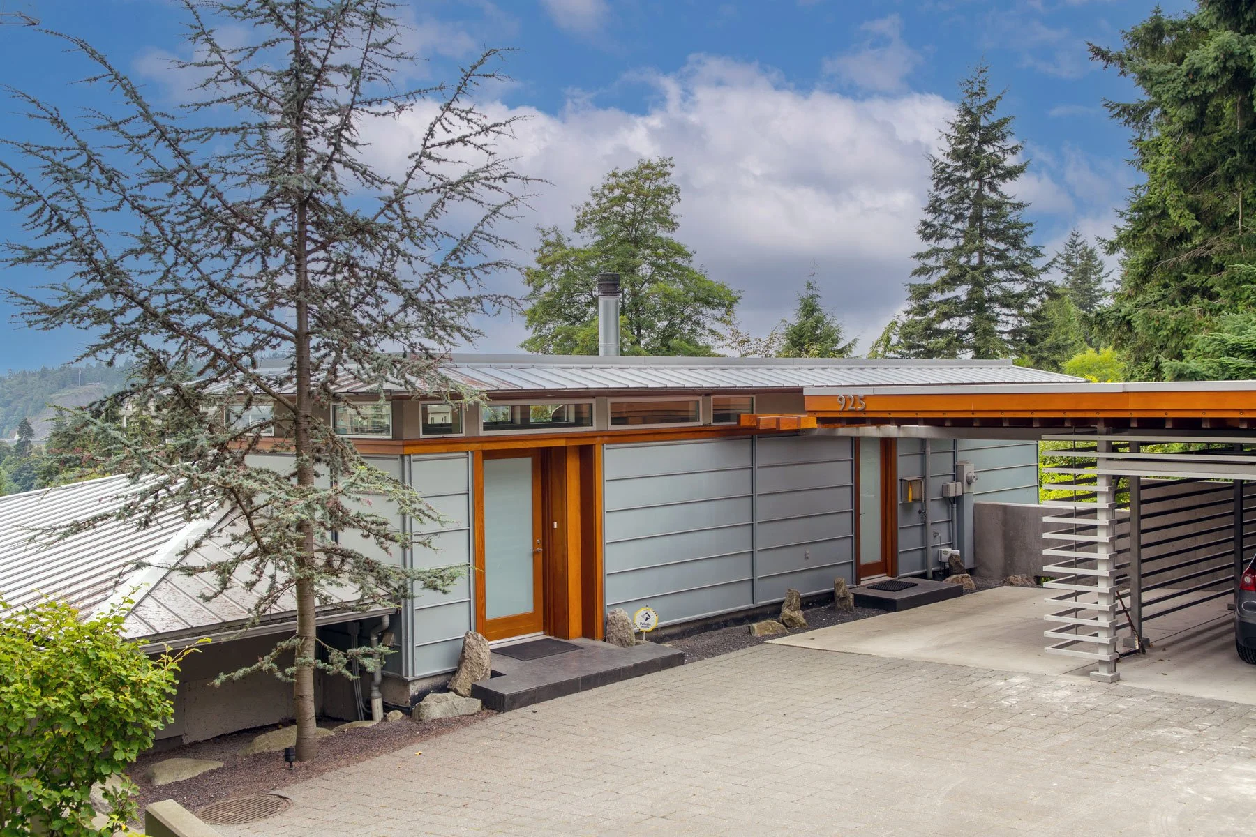 ConsideredDesign_130814-252_Ambelside_ext_day_.jpg