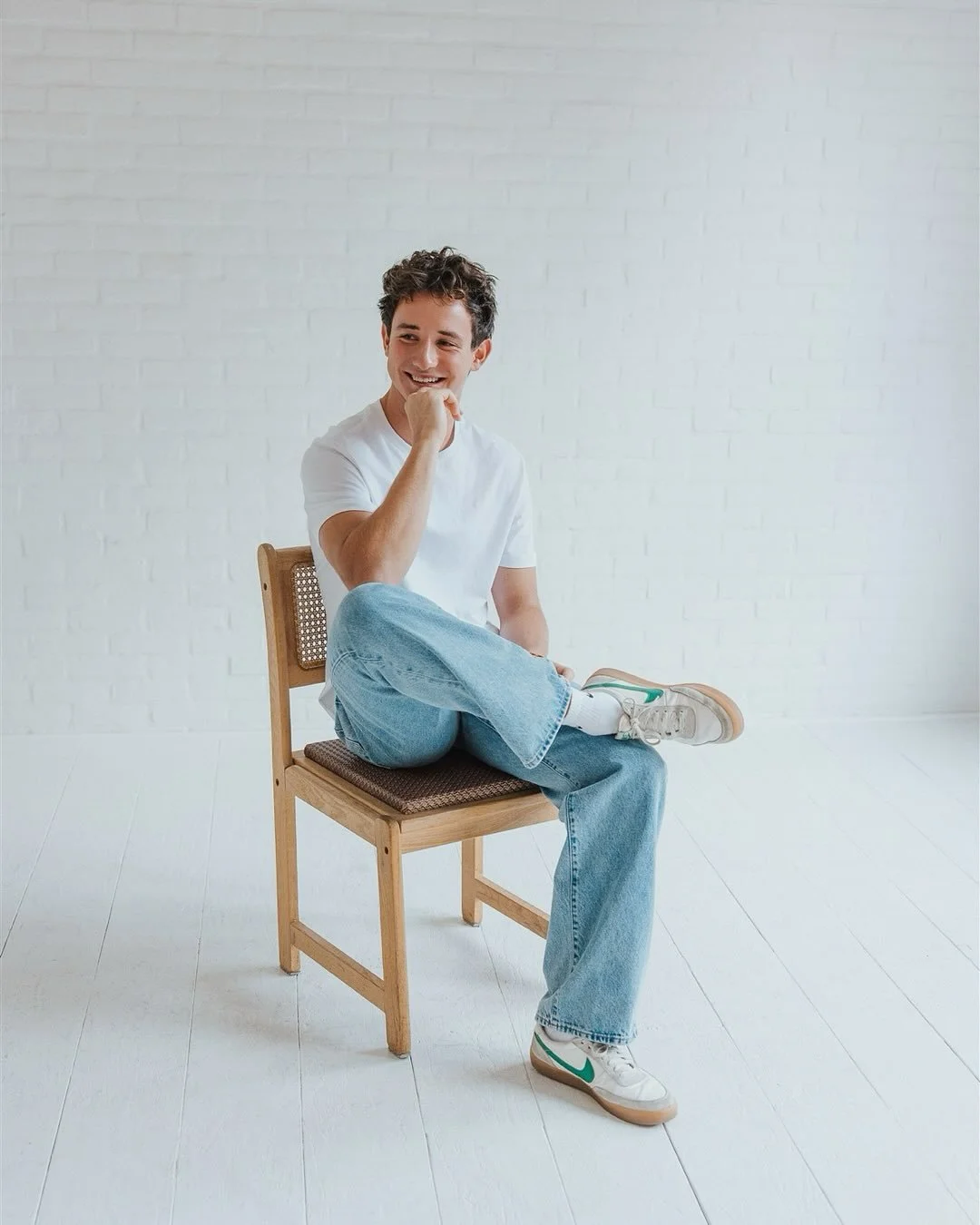 How cool is Sam? The coolest of them all. AND&hellip;..Love these studio senior pics!

#SeniorPhotos #StudioVibes #SeniorPictures #BoisePhotographer #SeniorInspo #ClassOf2026 #StudioPhotography #CoolVibesOnly #SeniorSession #PortraitPhotography