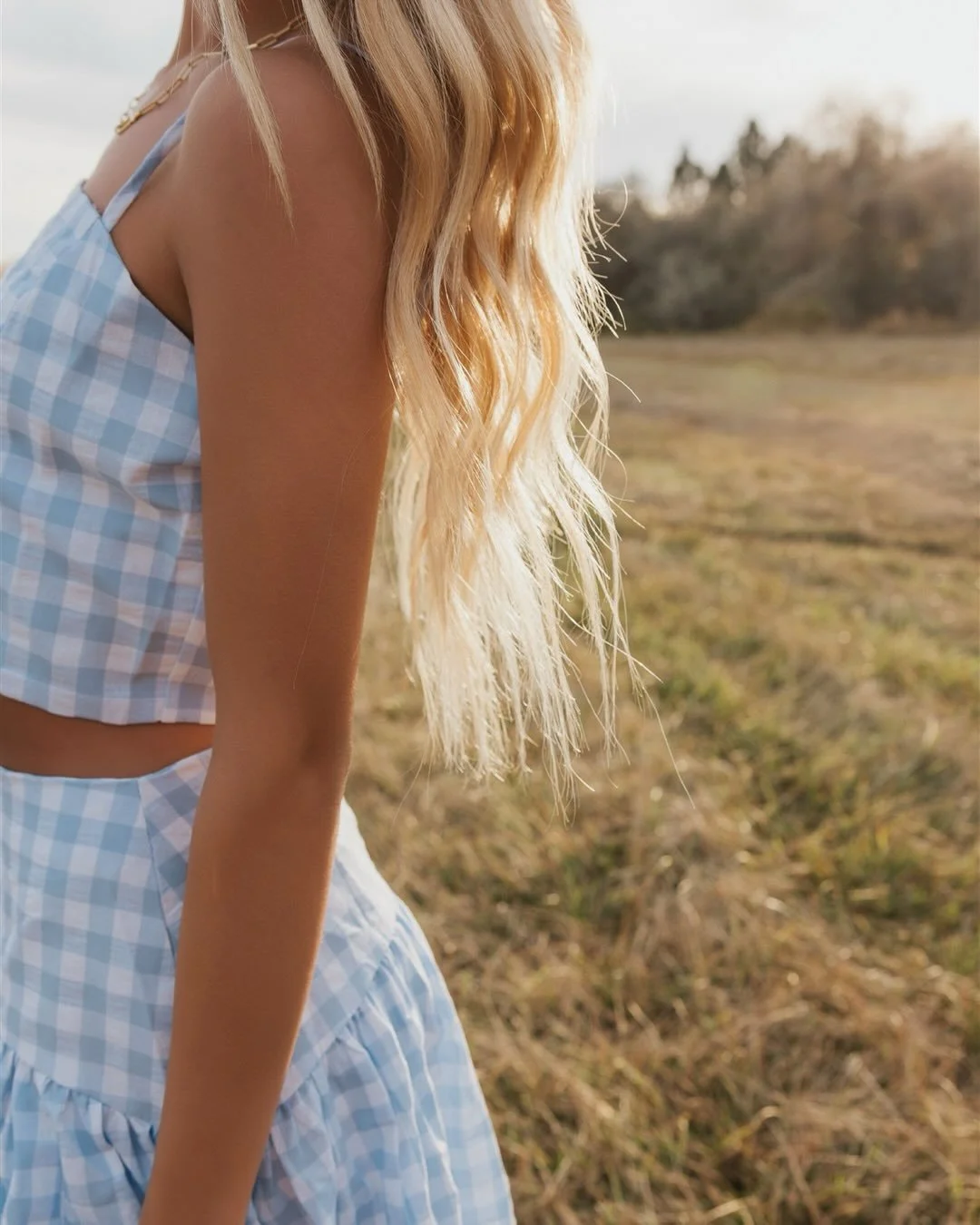 The first of several posts for the Presta Girls. Having an identical twin means senior photos turn into a whole lotta photos. This is Miss Kaitlyn, her blonde hair catching the sunlight just right☀️