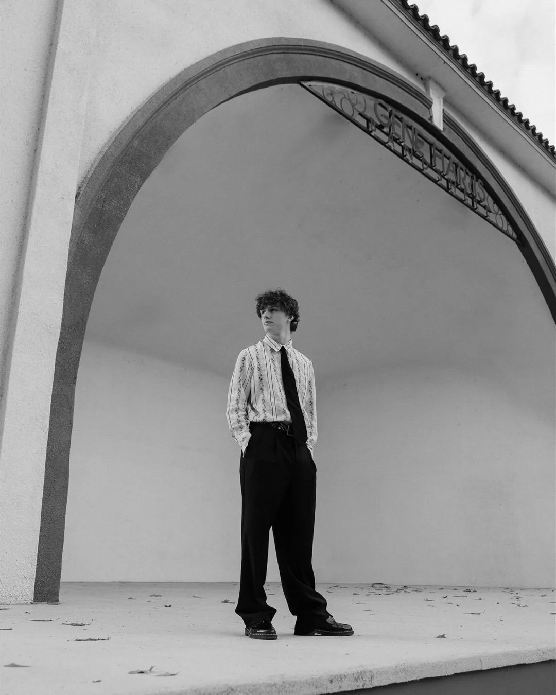 Will&rsquo;s just one of those people who has the vibe 🎭🛍️
Loves theatre, loves thrifting, and makes it all look cool.

#SeniorStyle #ThriftedVibes #TheatreLife #SeniorSeason #CoolKids