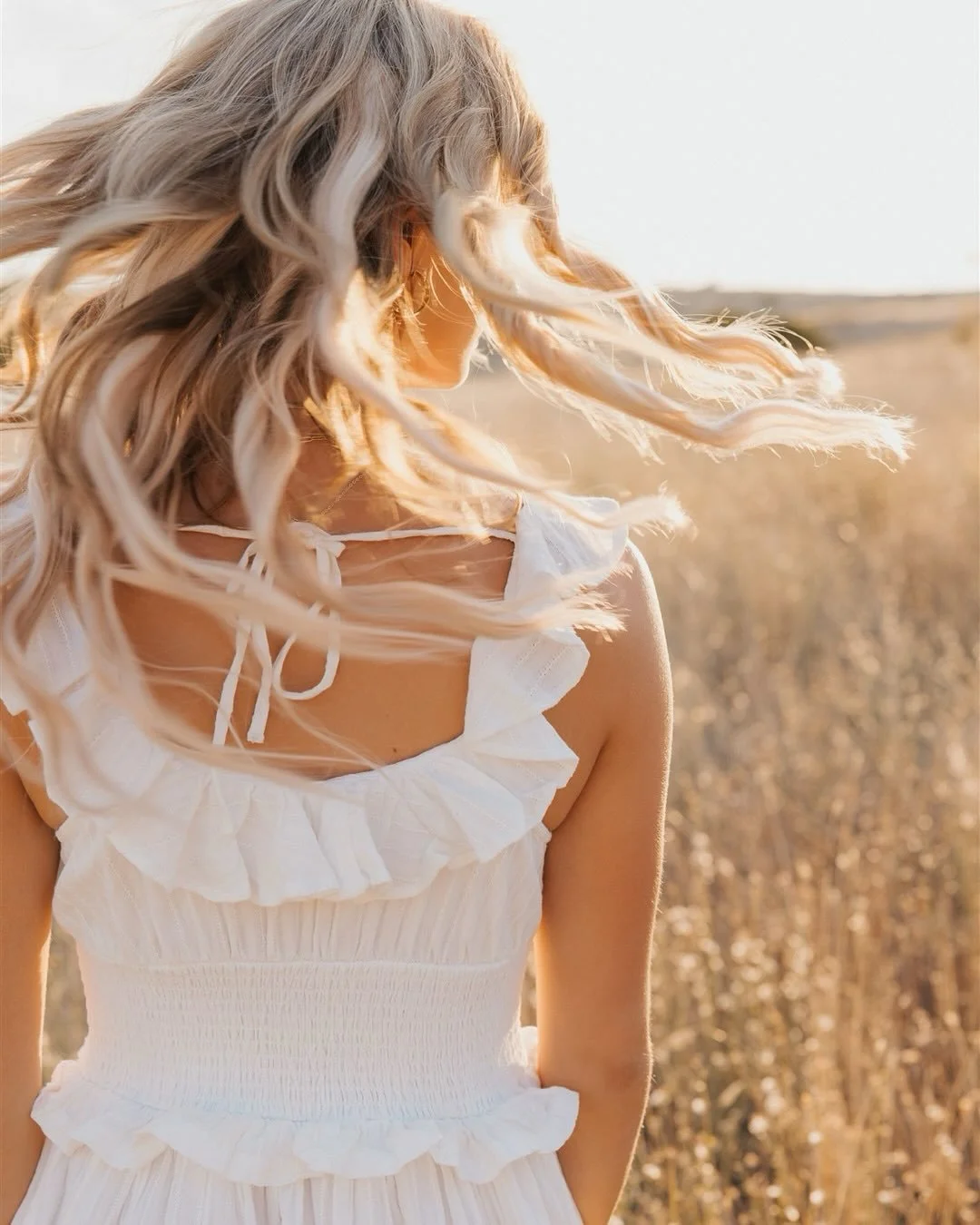 Where are my Class of 2027 seniors? 👀
If you want those glowy golden hour senior photos, now&rsquo;s the time. Summer sessions are starting to fill up&mdash;grab your spot!
Click the link in my bio and fill out the contact form to book ✨

#classof20