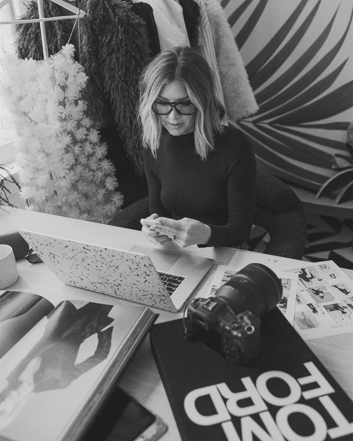 A little behind the scenes of what goes into planning a photoshoot.
Every detail is intentional &mdash; because your photos should fit seamlessly into your brand and marketing. ✨

HMU: @trend.studios_ 
Stylist:  @courtneykingmoore 
Studio: @boiseurba