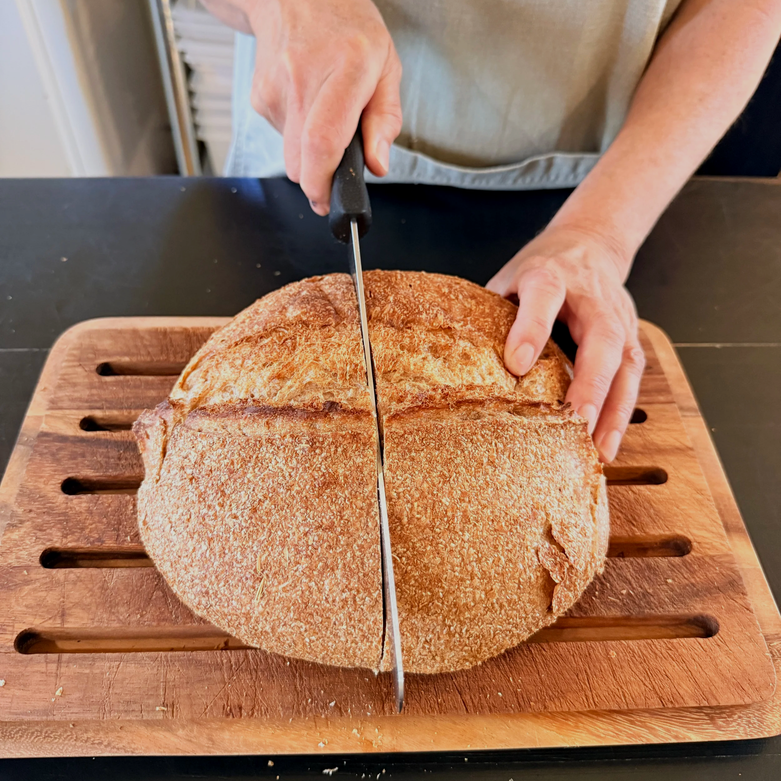 How to easily slice your sourdough bread