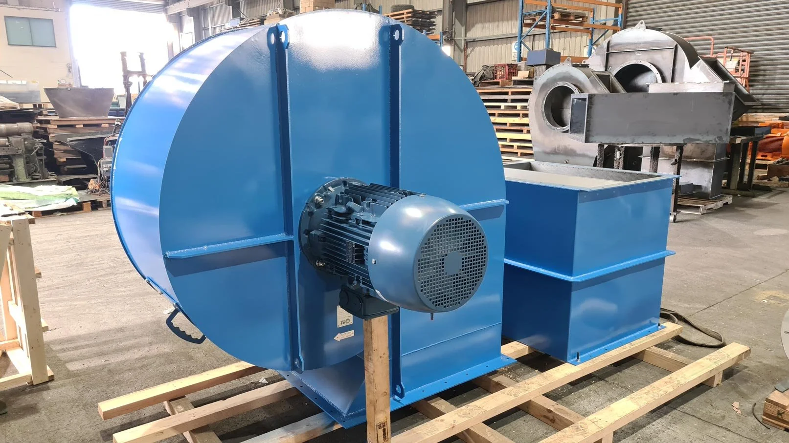 Industrial-Fan-Systems-IFS-Centrifugal-Fan-and-Silencer-Arr-4F-Top-Mounted.jpg