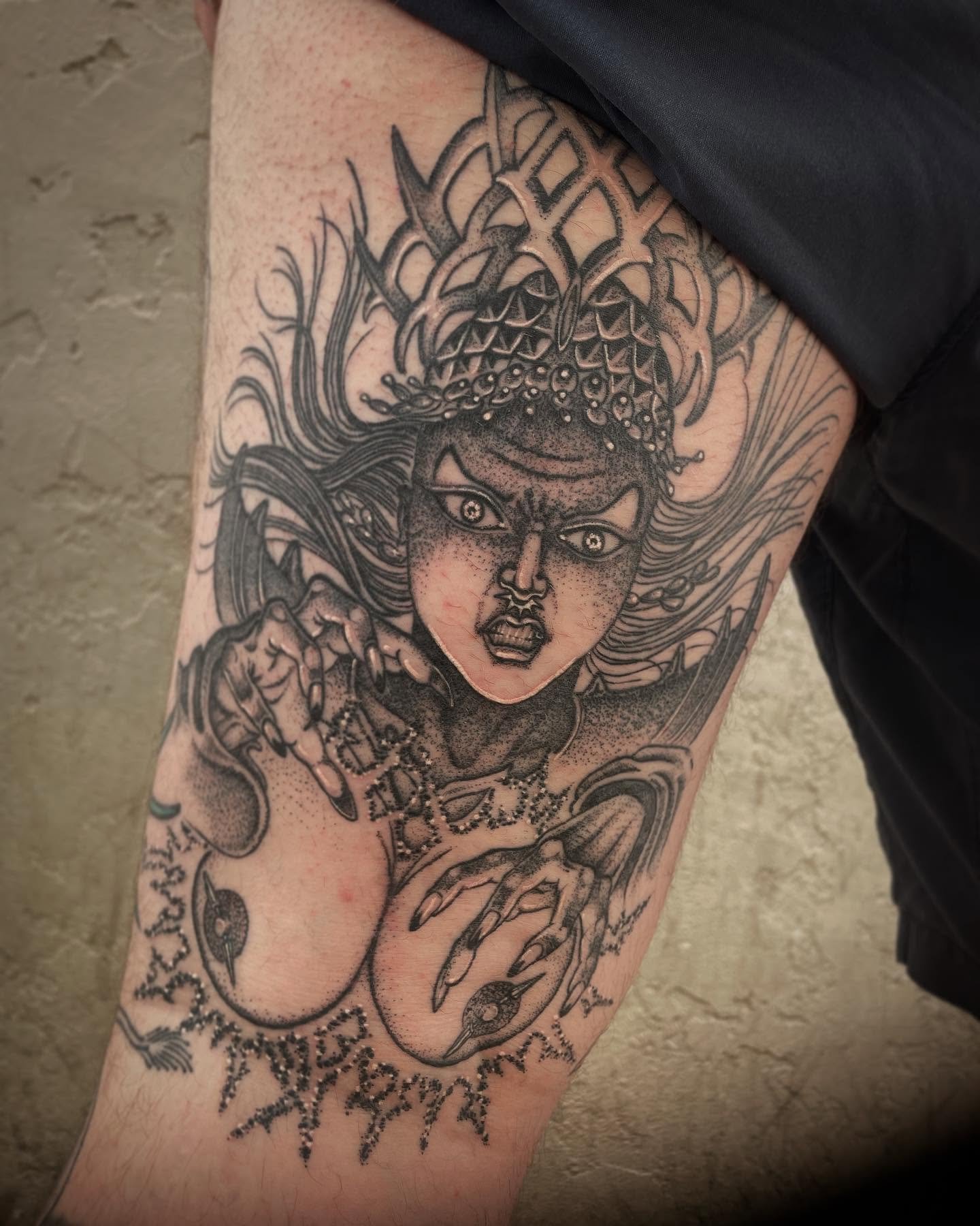 Thanks @minivantatz 
.
.
.
.
.
.
 @Black_Oak_Tattoo #sictat #tattoo #tattoos #tatuagem #blackworktattoo #blackworkers #blackworkerssubmission #blacktattoo #blacktattooing #linework #tattooart #tattooartist #tattooist #tats #coloradotattoo #denvertatt