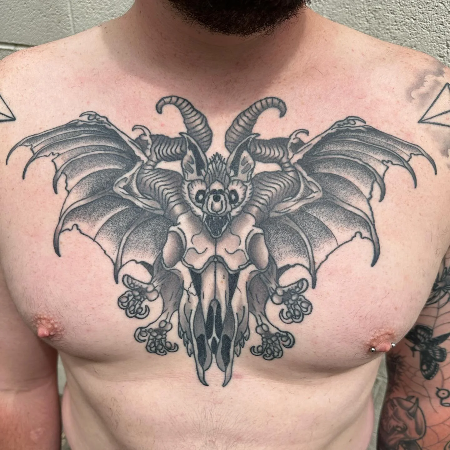 Full shot and some close ups of Dane&rsquo;s healed chest piece. Thanks for looking. Books are open and I have lots of availability for June and July. Dm or email to get the ball rolling. 

#art #tattoo #artist #tattooartist #chesttattoo #blackandgre