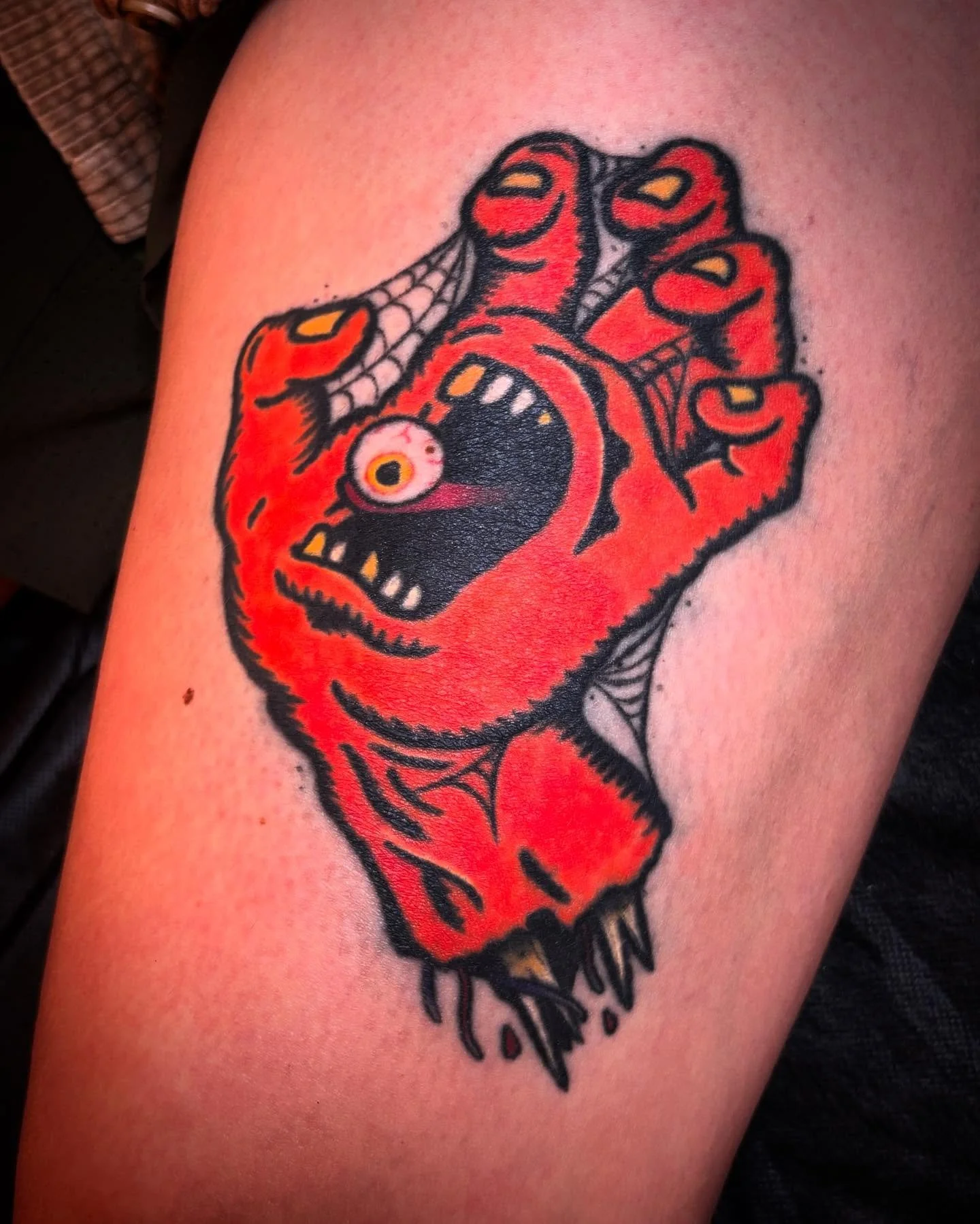 Halloween inspired screaming hand. 

Thank you Alanna for this one! @arcrandall22 

And shout out 2 Jim Phillips for the everlong inspiration. ✌🏼

For cool tats email me:

-mason.alexander.art@gmail.com-