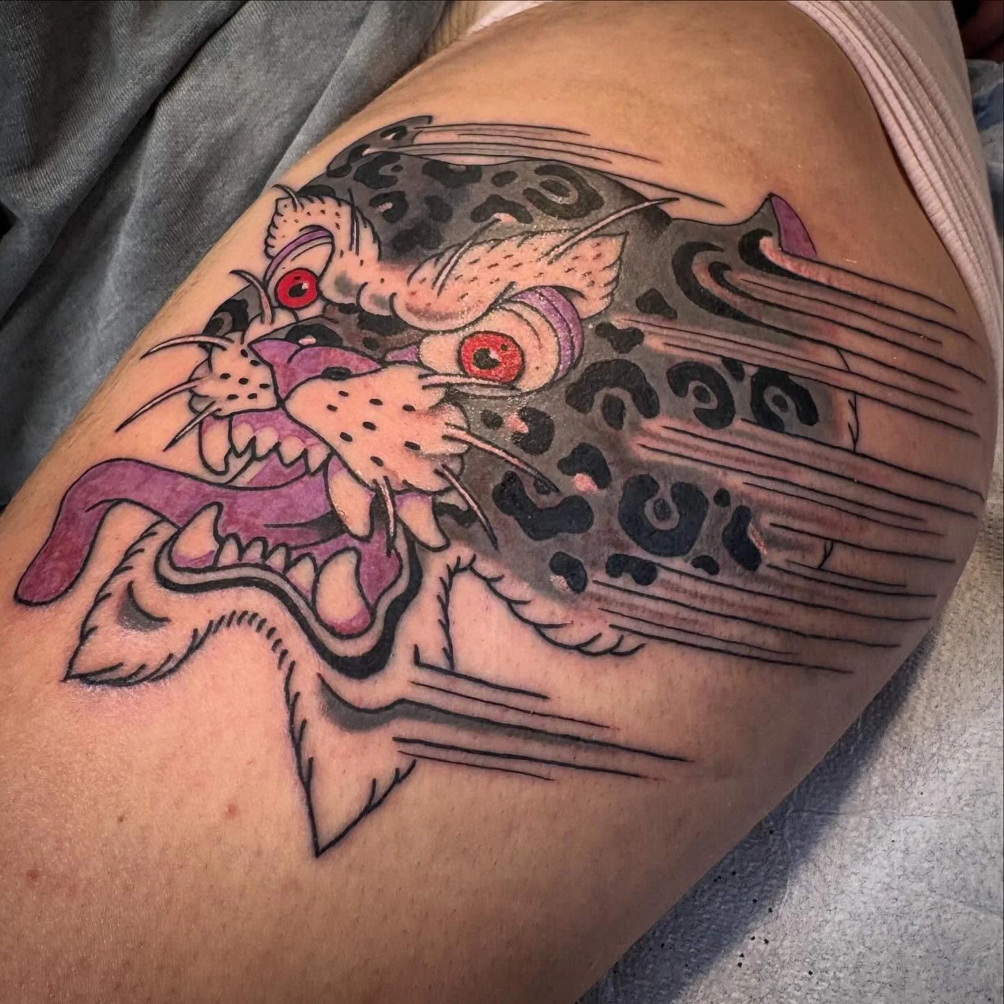 Thank you so much @gglued_down for your trust and strength for this one🙏🏼☯️

Made @black_oak_tattoo 

Please email for spring bookings. 
-mason.alexander.art@gmail.com-