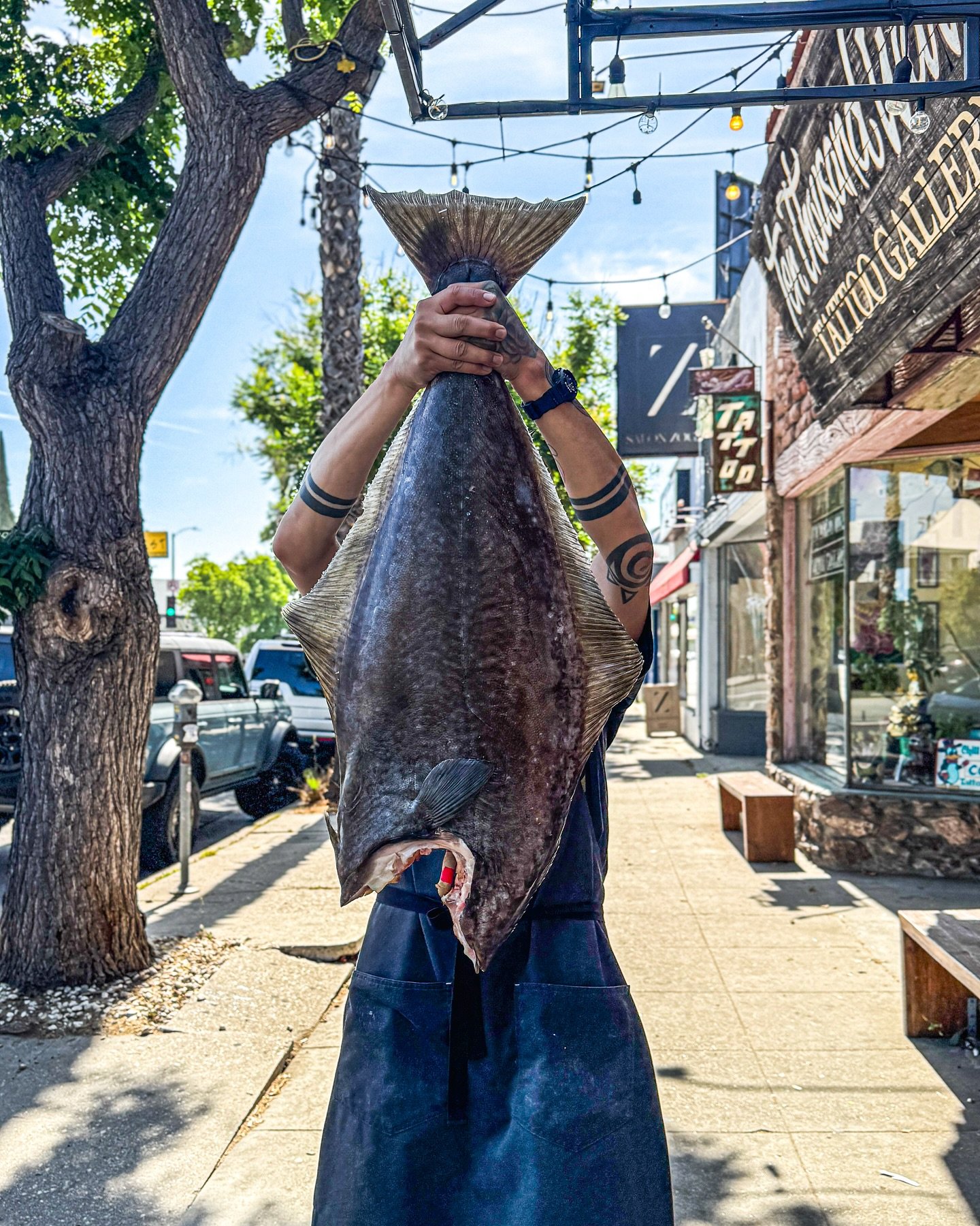 Fresh Halibut / mild, sweet taste and a firm, meaty texture / delicate and clean flavor, with a hint of saltiness and a subtle sweetness / a versatile fish that is great for grilling, pan-searing and roasting