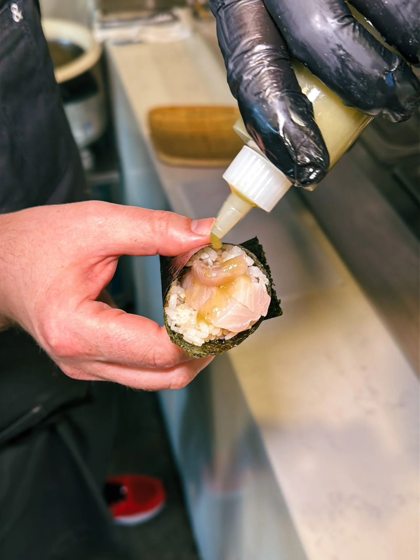 Whitefish, xtra yuzu kosho 😮&zwj;💨

#dryagedfish #handrolls #handrollsushi #temaki