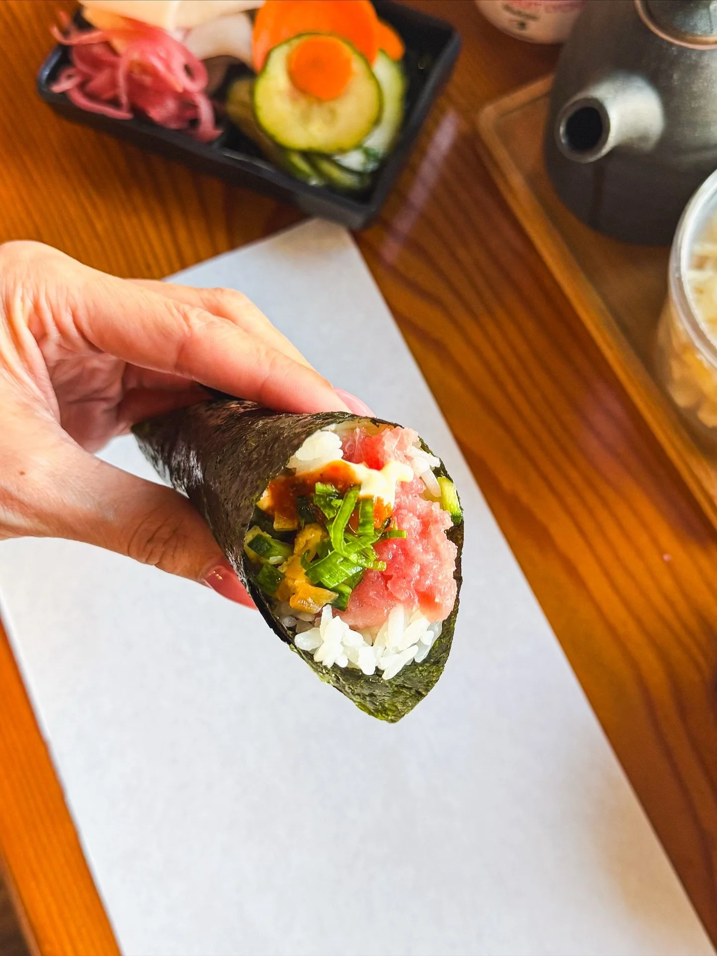 Comment 🔥 for spicy tuna or 🙌 for lean tuna 

#handrollsushi #temaki #handrollbar #laeats #eaterla