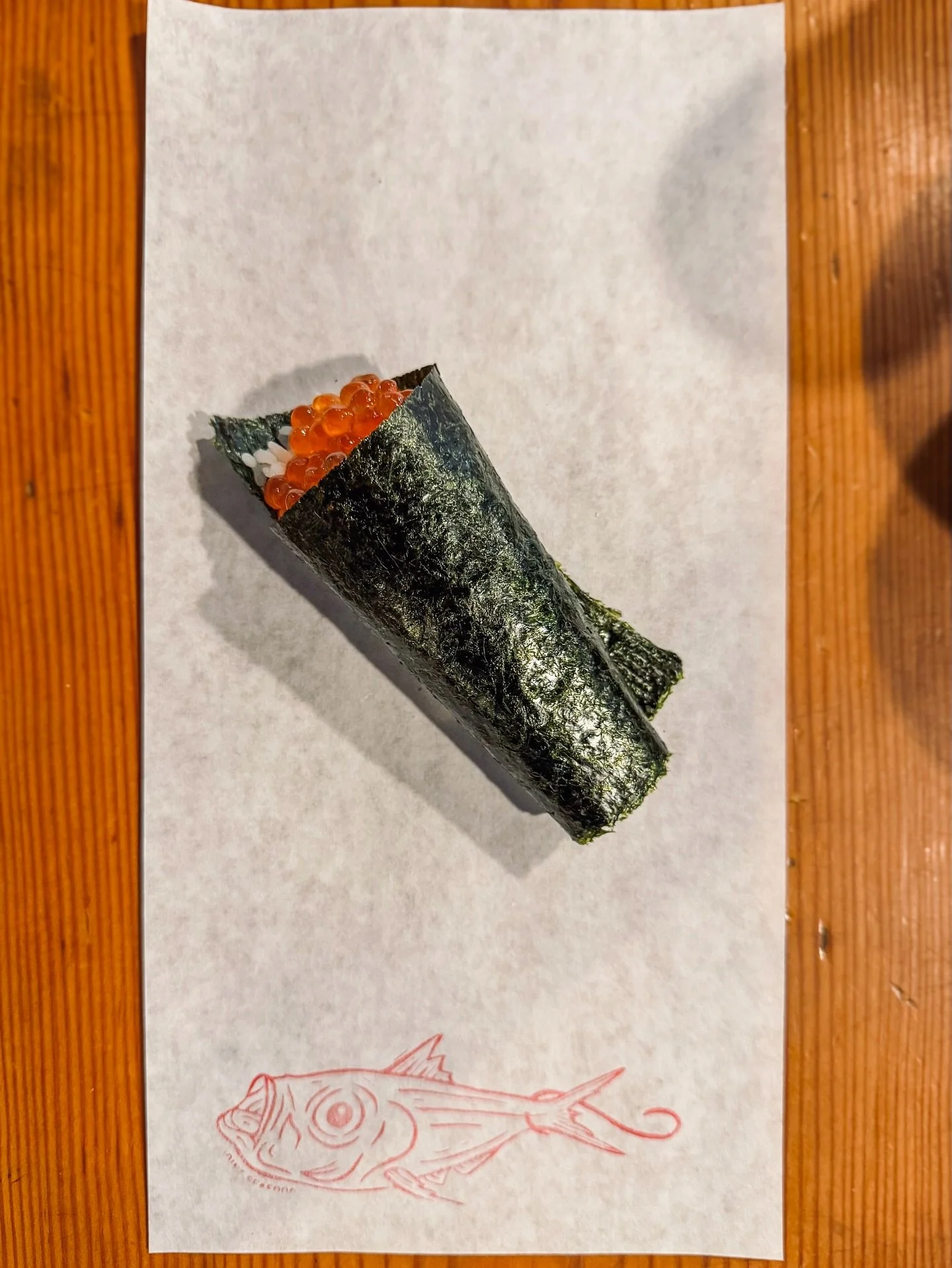 Calling all ikura lovers! Grab it plain or go baller and combine it with uni or wagyu 💪

#ikura #temaki #handroll #handrollsushi