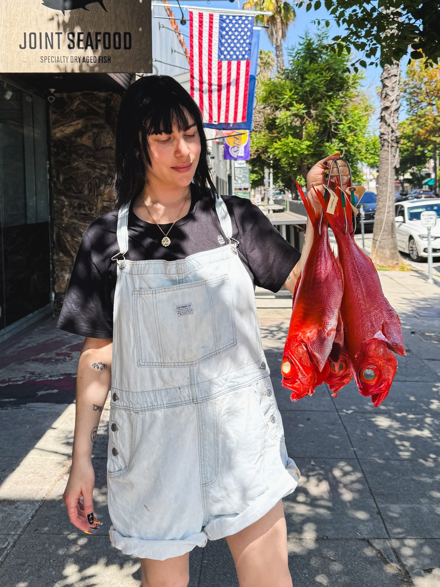 KINMEDAI / popularly enjoyed braised in soy sauce, sake, mirin, and ginger or aburi style sushi with its skin lightly torched to tenderize it and release its rich, buttery oils and subtle smoky aroma

#kinmedai #dryagedfish #japanesefish #aburi