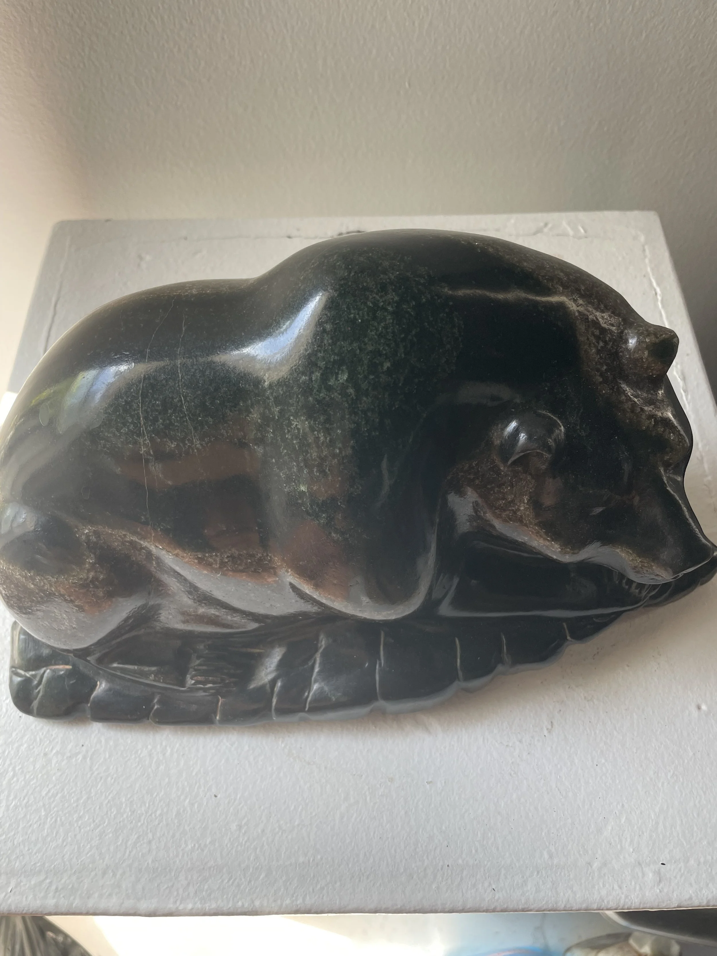 Spirit of Grizz: BC Jade
Size: 10"Lx5"Wx5.5"H