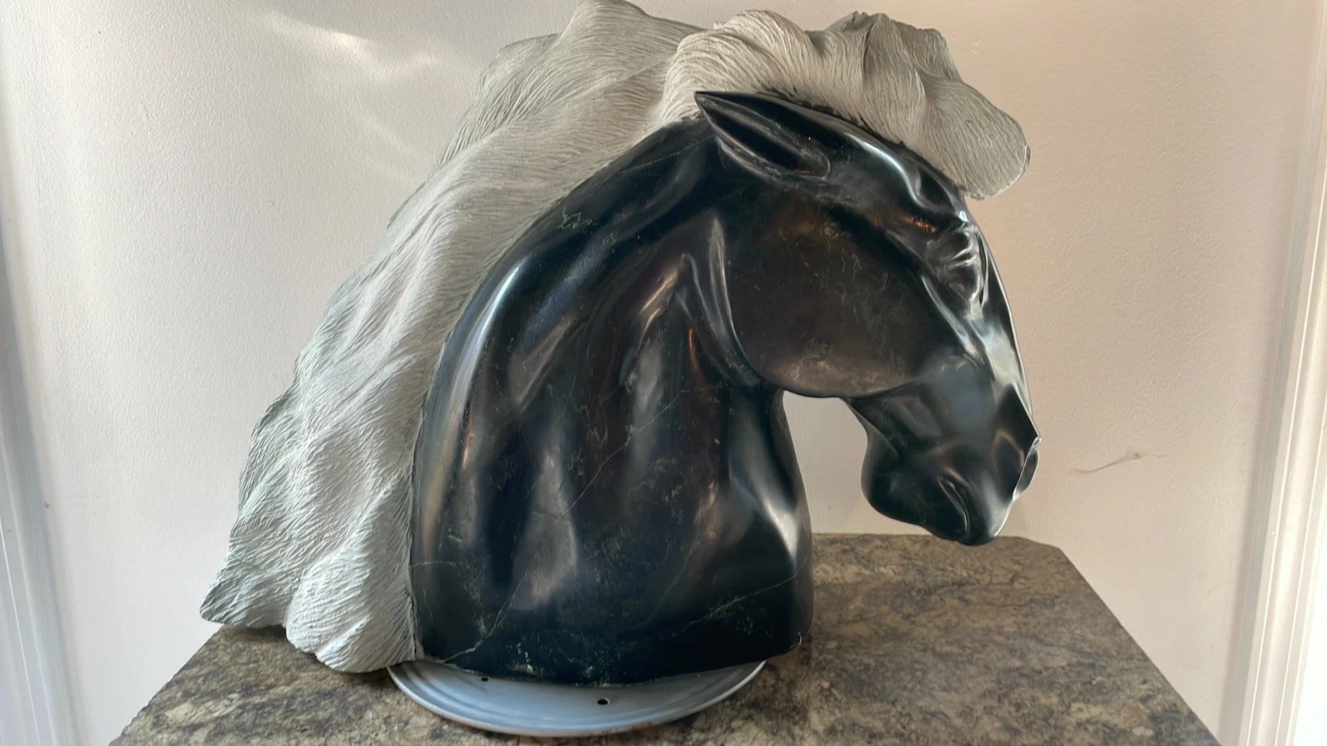 trojan horse: BC Jade 26"Lx9Wx19H