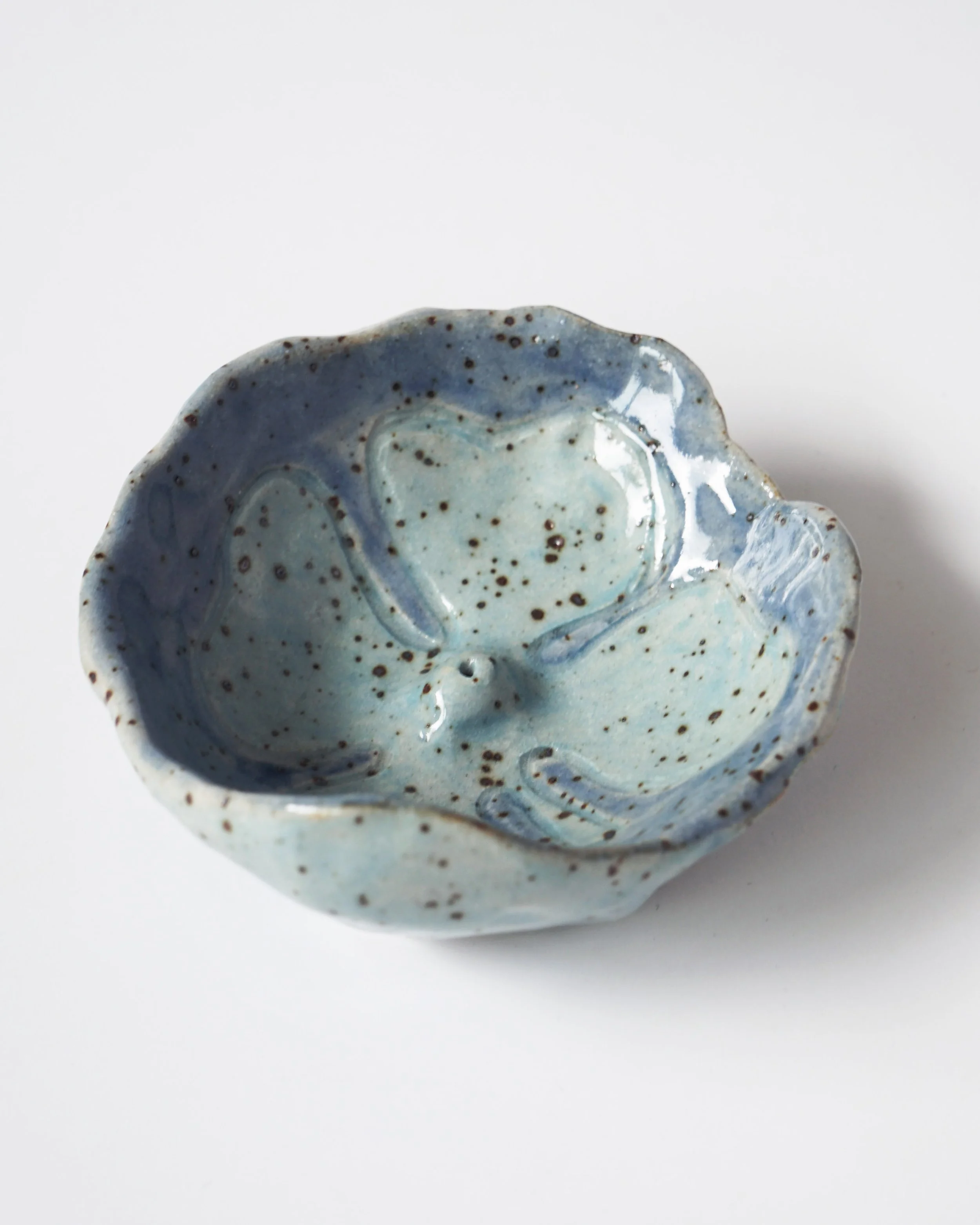 blue_clover2.jpg