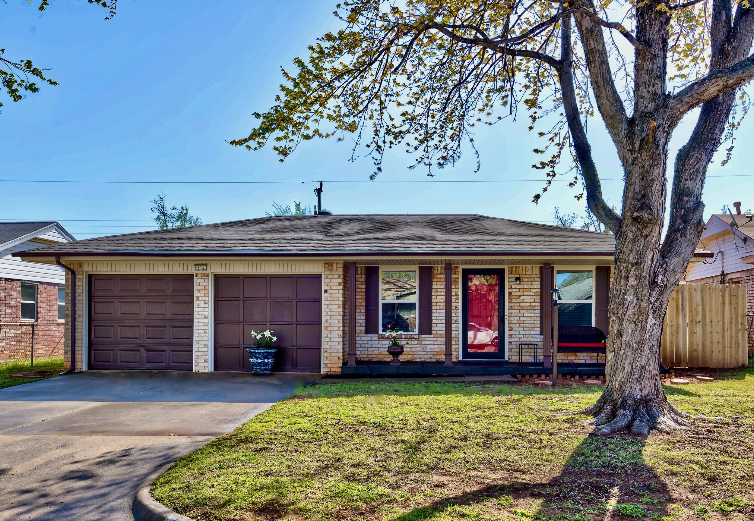 512_S_Brookview_Ln-1 copy.jpg