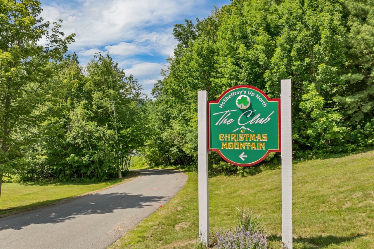 The-Club-Up-North-Christmas-Mountain-Glen-NH.jpg