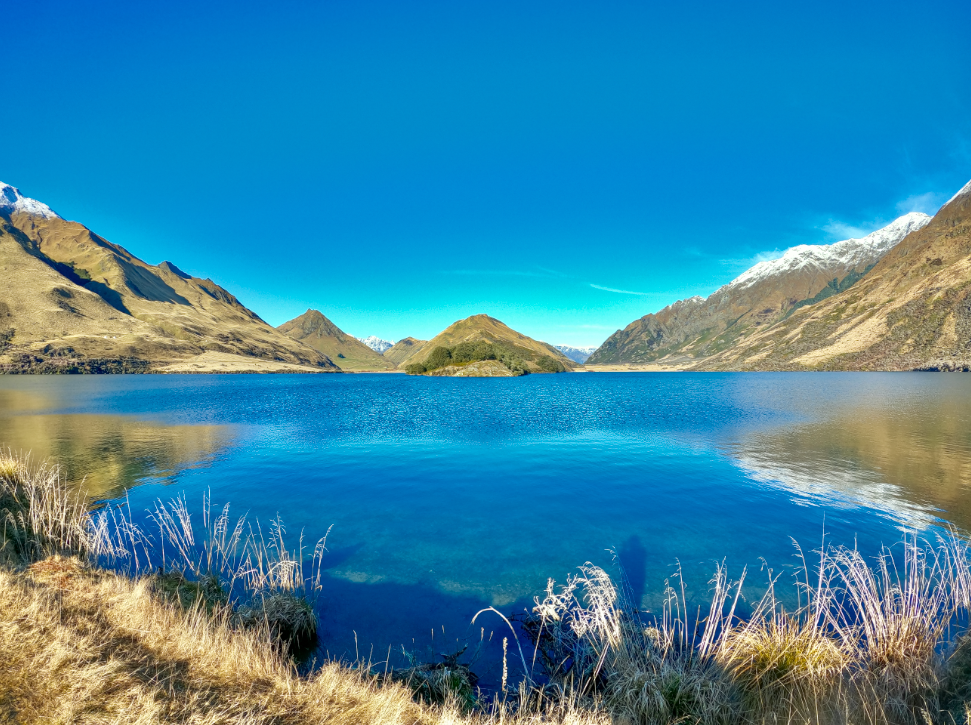 Vistas al Moke Lake desde el track en Queenstown