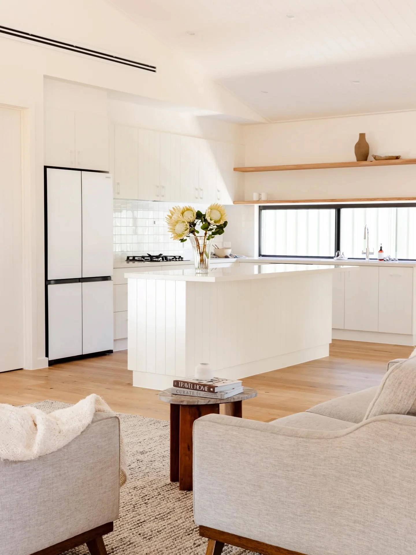 Where daily life unfolds.

Carefully considered, simply executed, and built to last.

Avenel, Victoria.

Beautifully styled by @butcher_baker_1888 and photographed by @bechaycraft