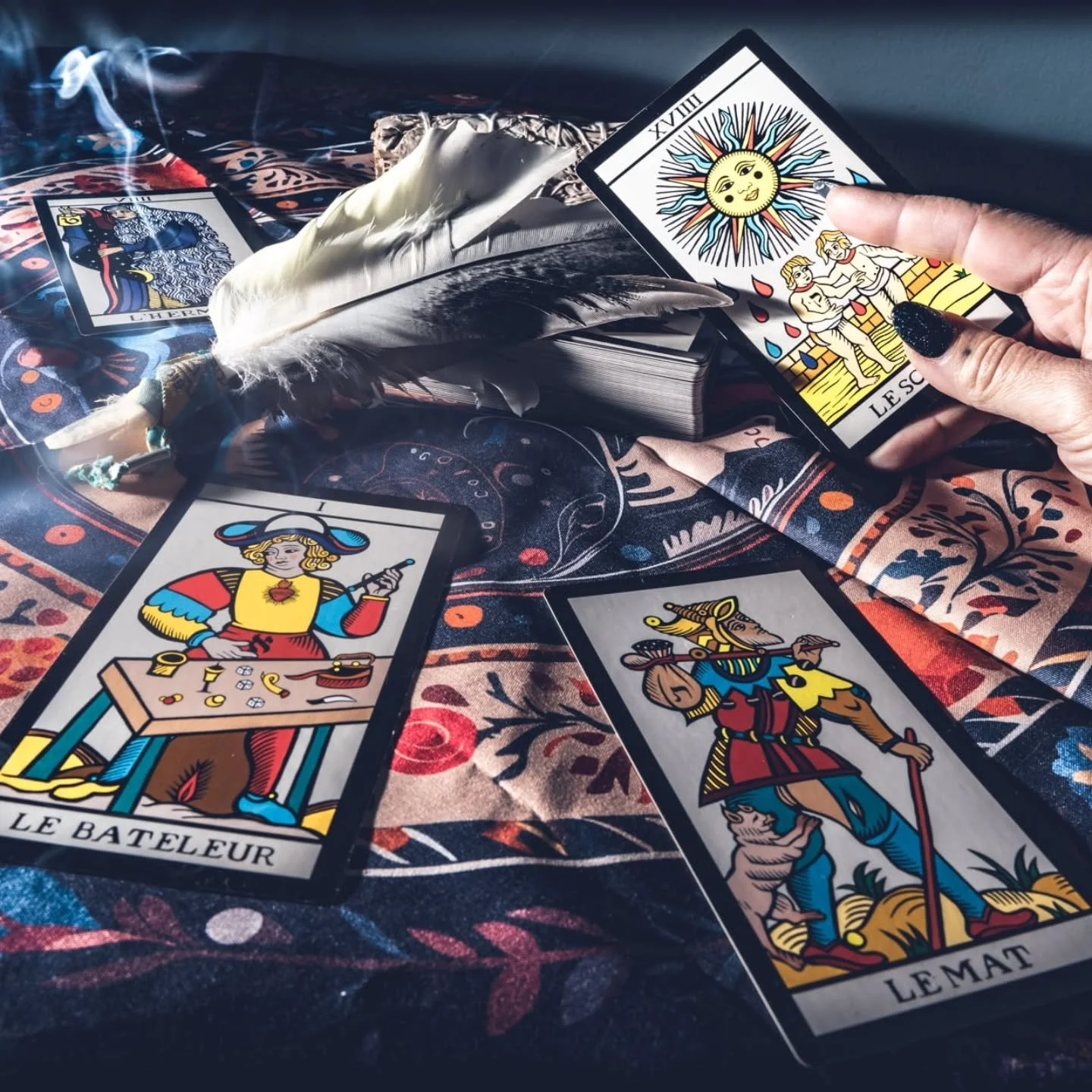 Photo @deliriousimagery 
Tarot de Marseille @le_rosaire_et_lencrier