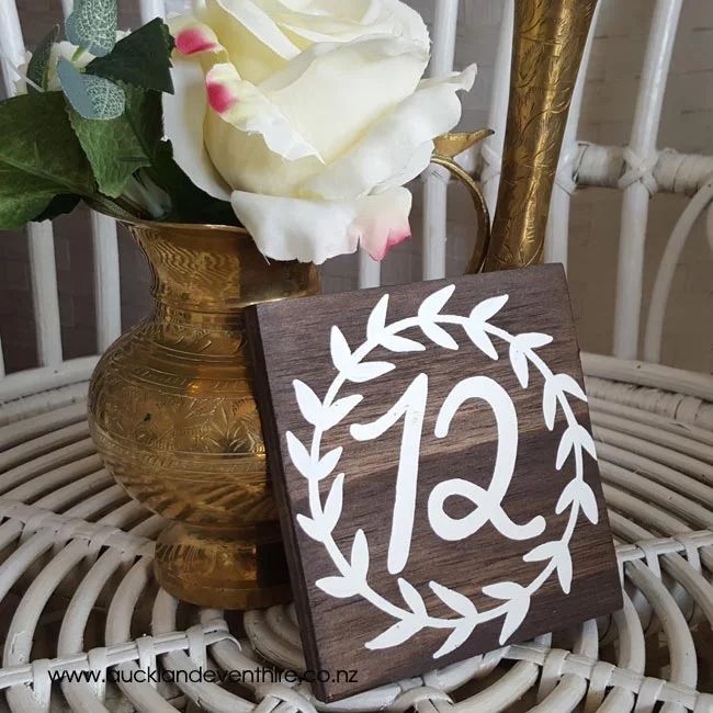 wreath-design-brown-block-table-number-centrepiece-auckland-event-party-wedding-hire