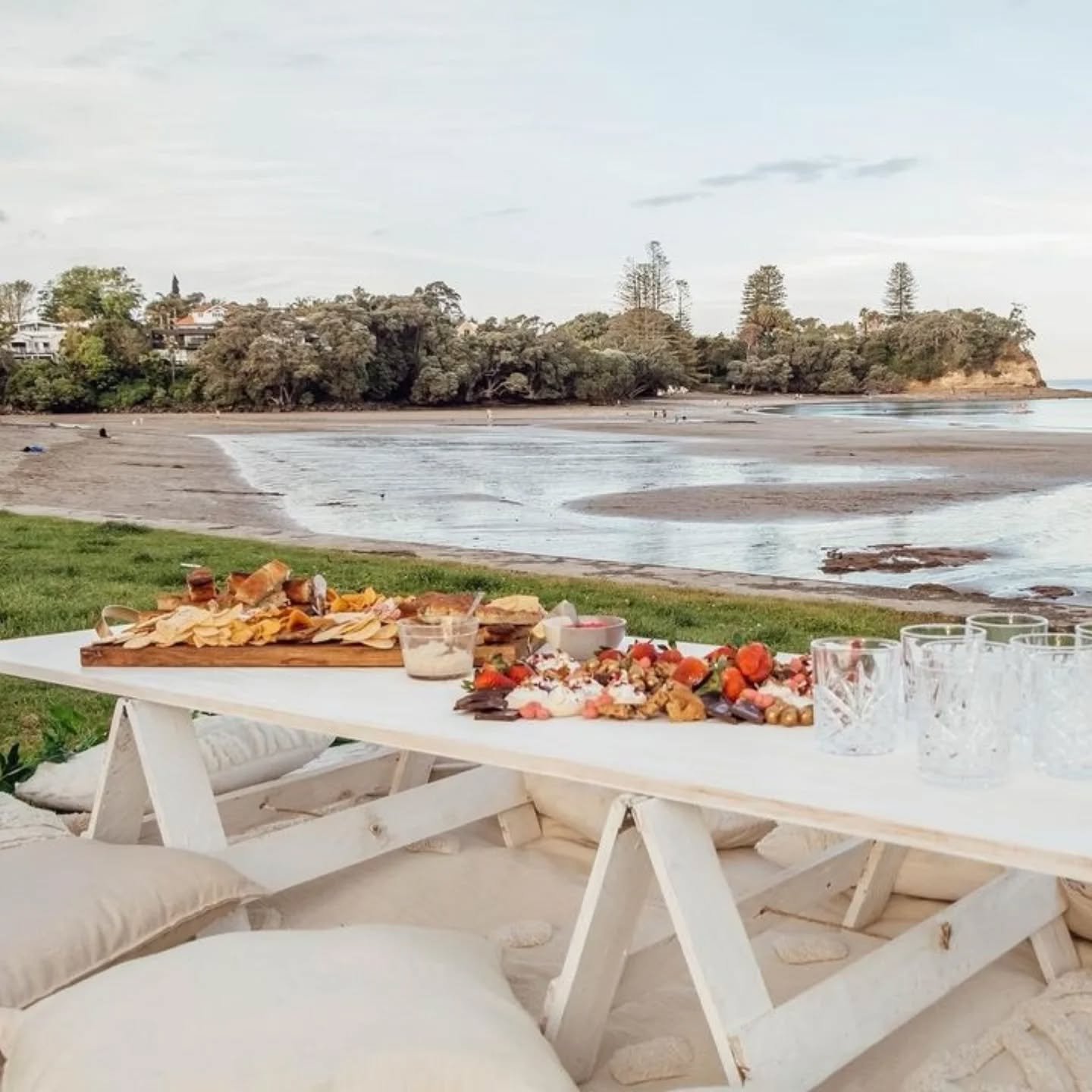 Official first day of summer is next week. Suns out and outdoor picnics are on ❤️🍹🏖
The picnic table sets for hire are perfect for your summer soiree.