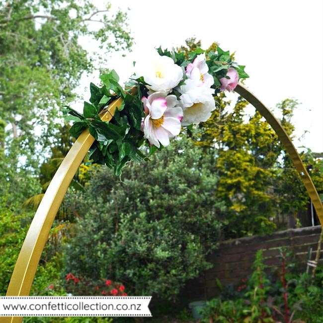 gold-circle-arch-wedding-ceremony-event-hire-whangarei-metal