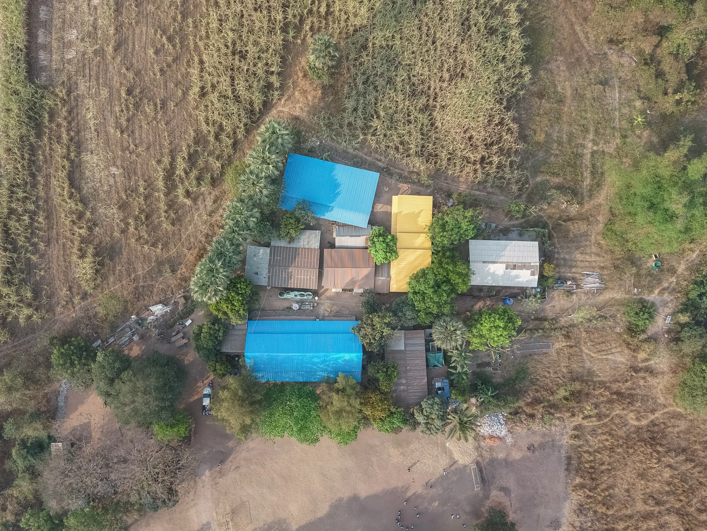 Thailand 2026 - AH YONE OO, Mae Sot

Schon letztes Jahr haben wir der Ah Yone Oo Schule im Nordwesten der Stadt einen Besuch abgestattet und das vermeintliche Baufeld aufgemessen und dokumentiert. Kurz vor unserer Anreise in diesem Fr&uuml;hjahr beka