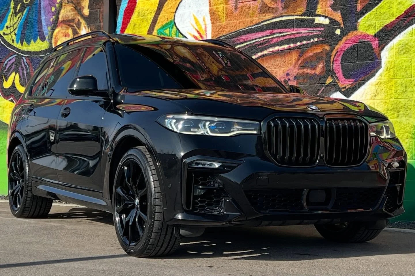 2020 BMW X7 M50i w/ twin-turbo attitude&hellip; big power, big presence, 0&ndash;60 like it&rsquo;s late for a board meeting 💼🔥
Over 100 photos later and it still wanted the camera. Dealers!! If your inventory photos aren&rsquo;t looking this sharp